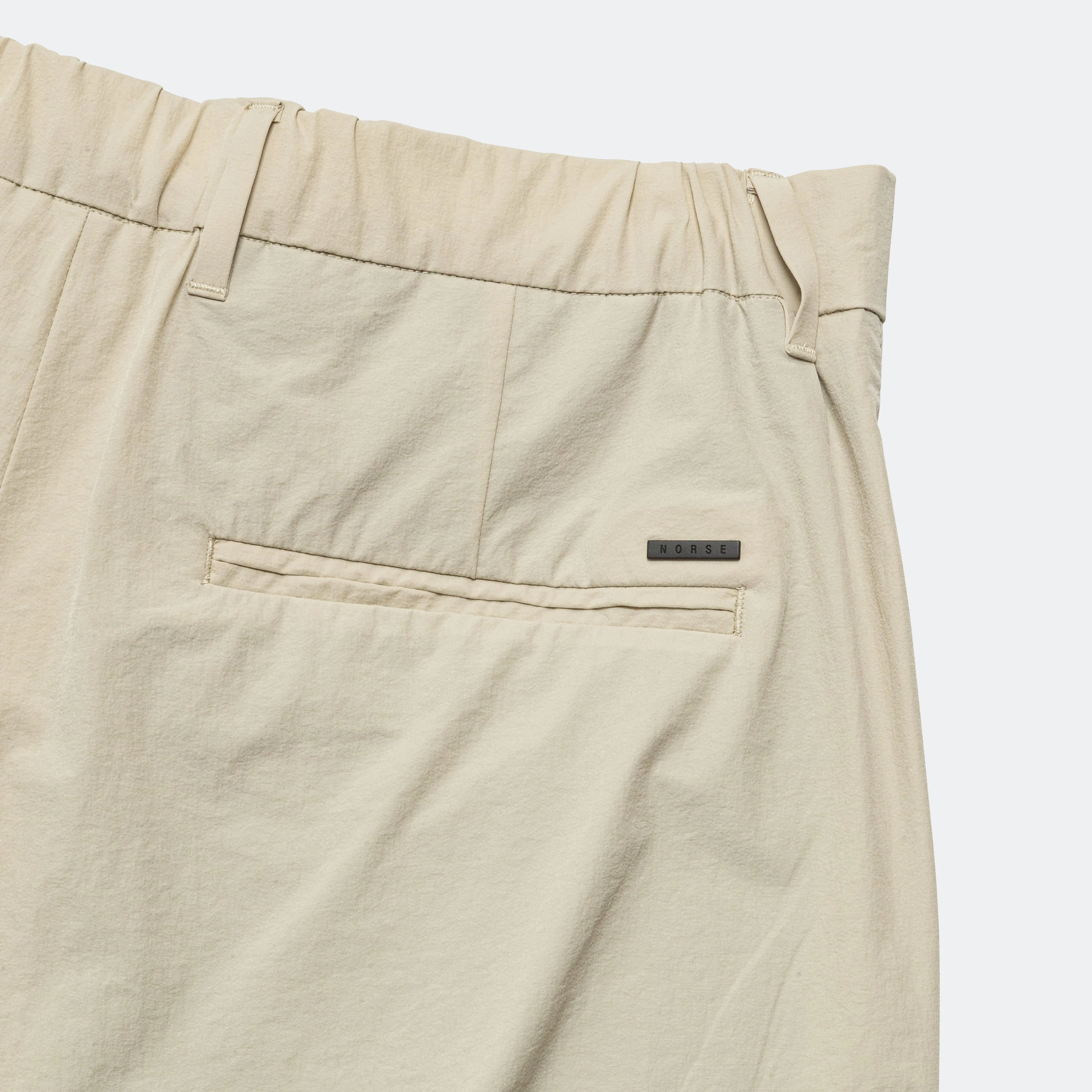 Aaren Travel Light Short - Light Khaki