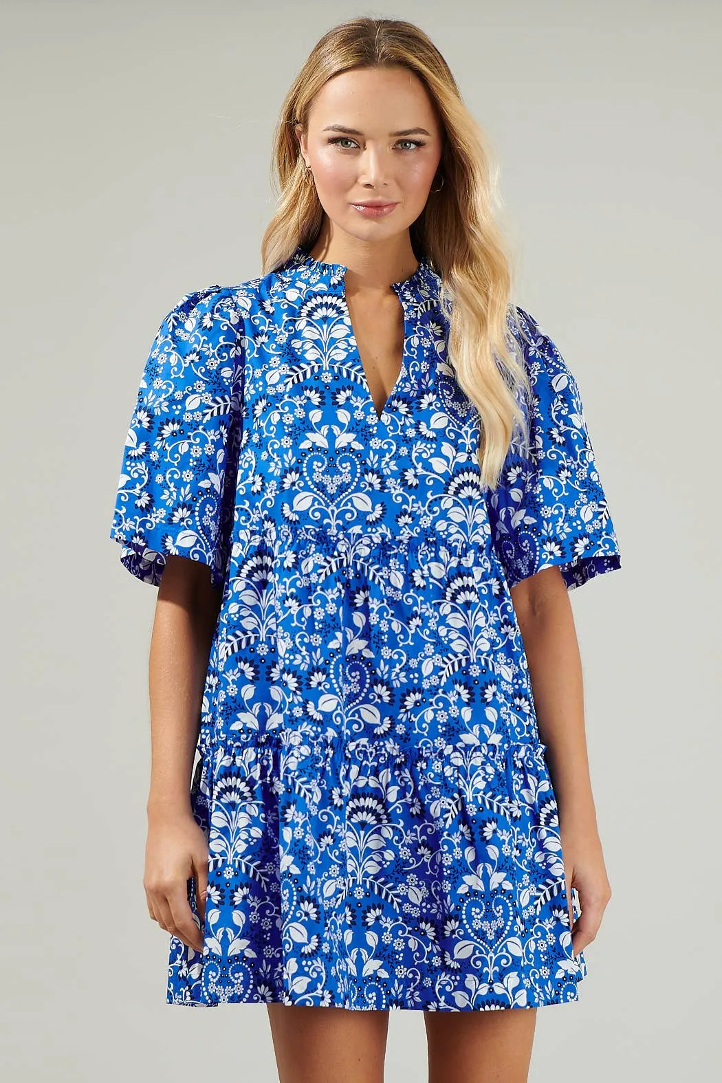 BLUE LULU FLORAL TOMALES SPLIT NECK SHIFT DRESS