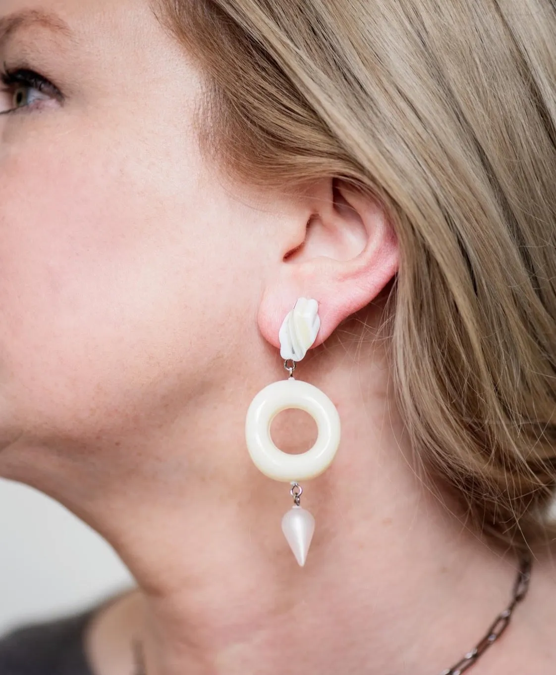 Buttercream Sliding Daisy Donut Drop Earrings