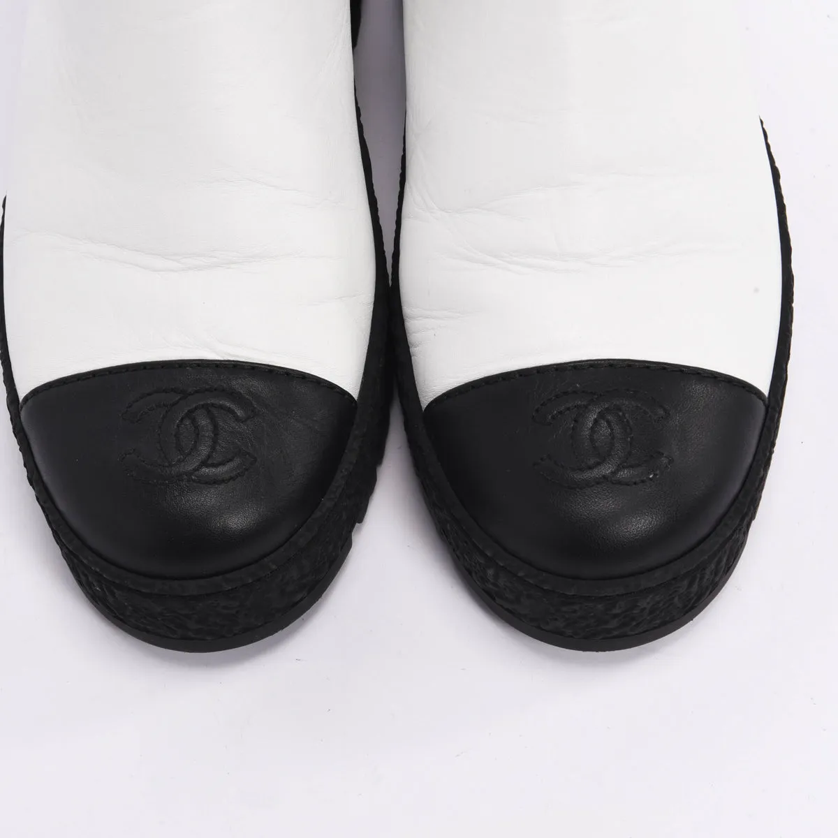 Chanel White Leather Icon Boots 37.5