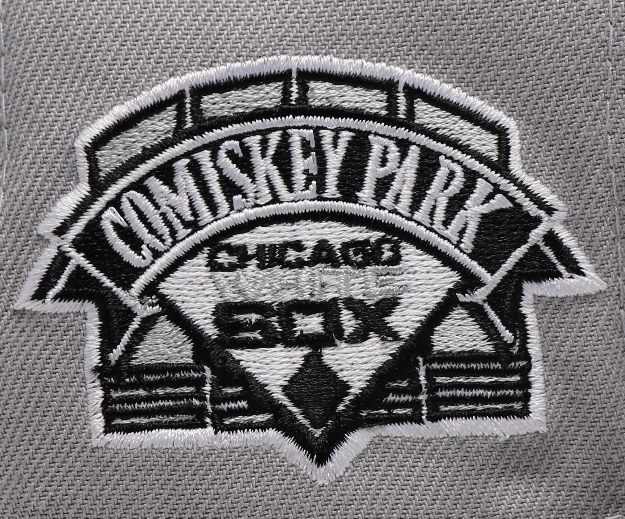 CHICAGO WHITESOX "ROAD" (COMISKEY PARK) NEW ERA 59FIFTY FITTED ( SILVER UNDER VISOR)