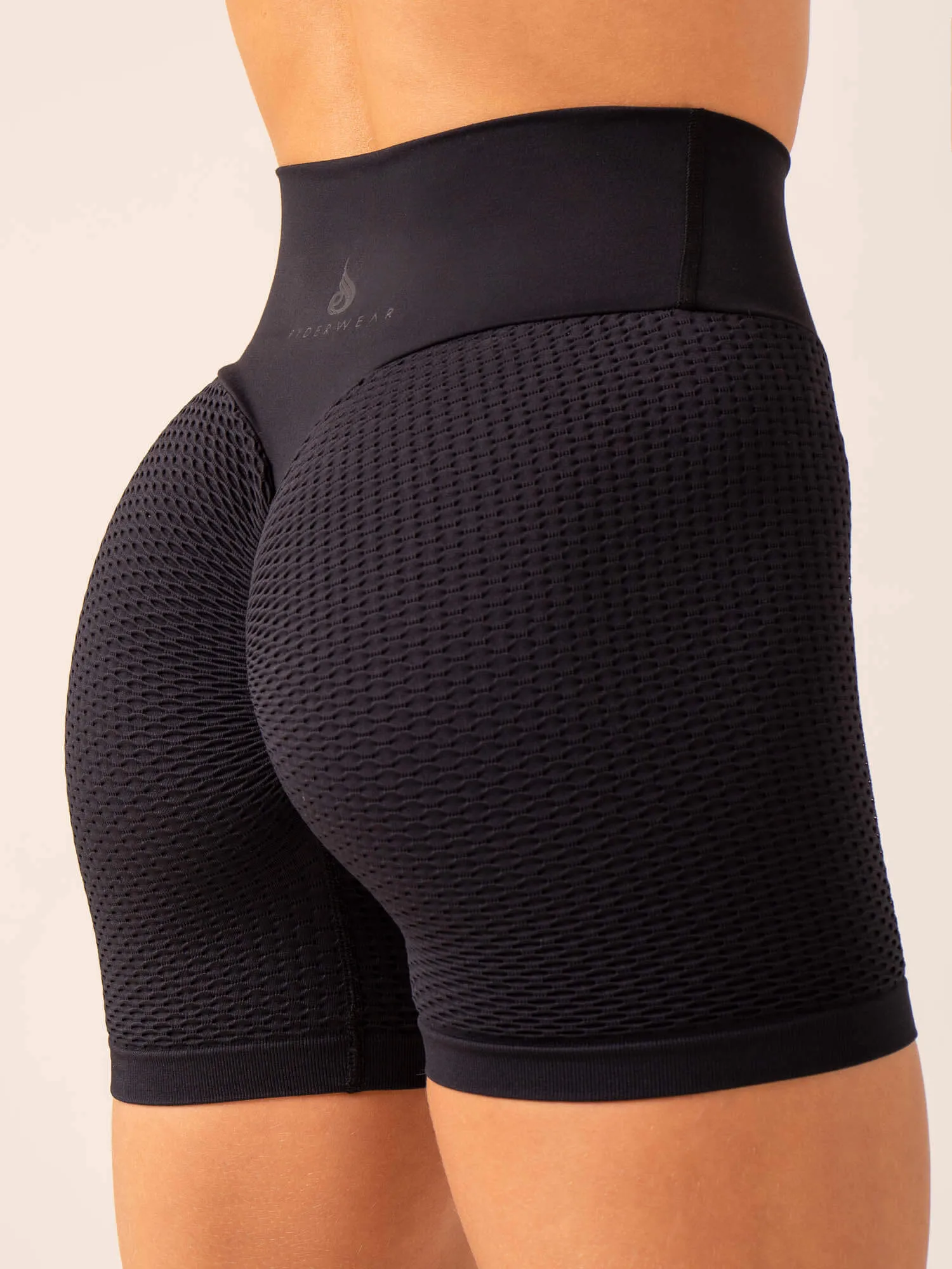 Honeycomb Scrunch Seamless Shorts - Black