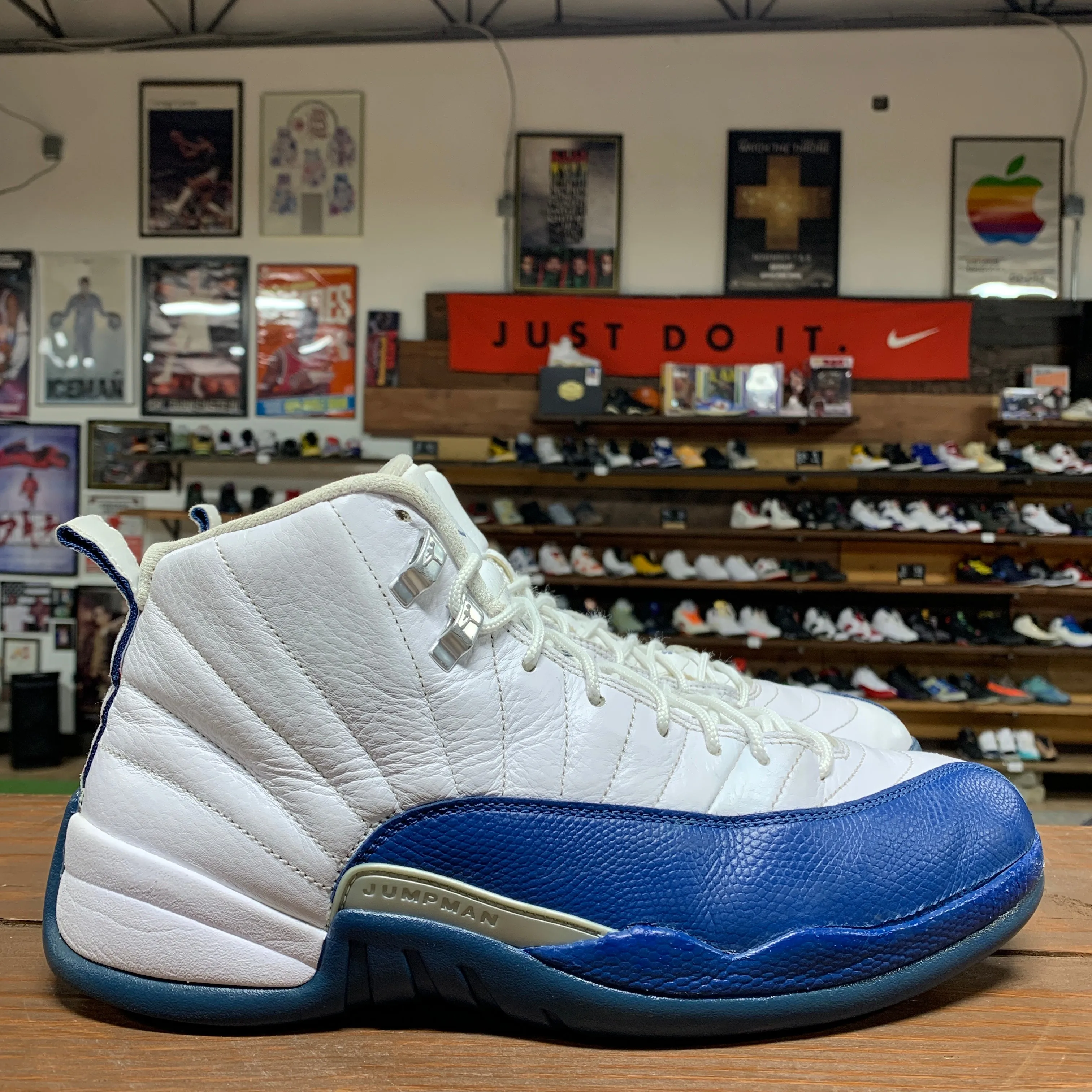 Jordan 12 'French Blue' Size 10.5