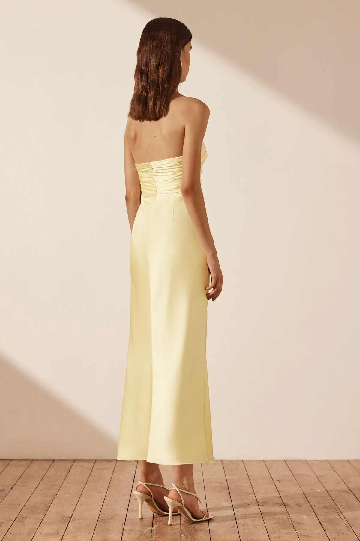 LUXE STRAPLESS RUCHED BODICE MIDI DRESS - LEMON