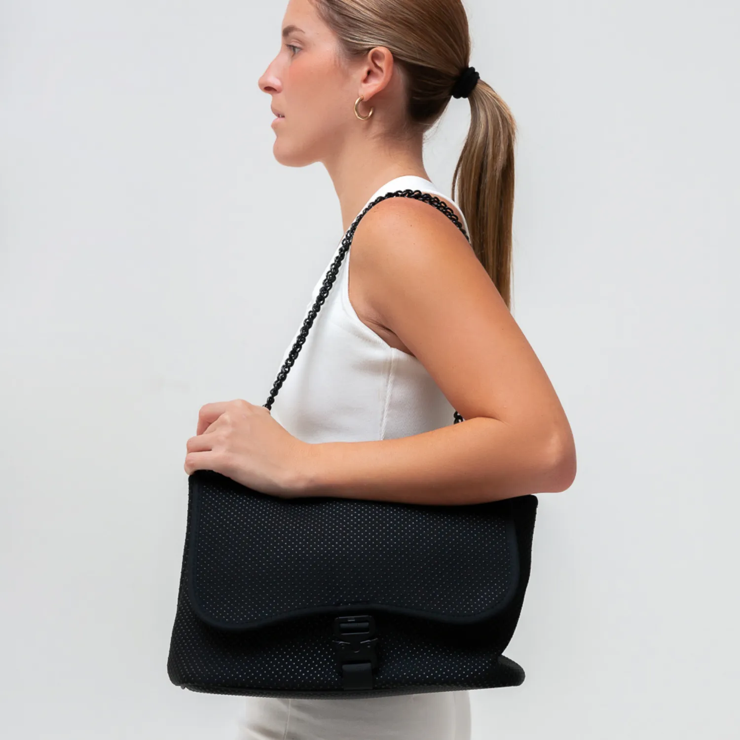 POUCH   FLAP CROSSBODY - BLACK